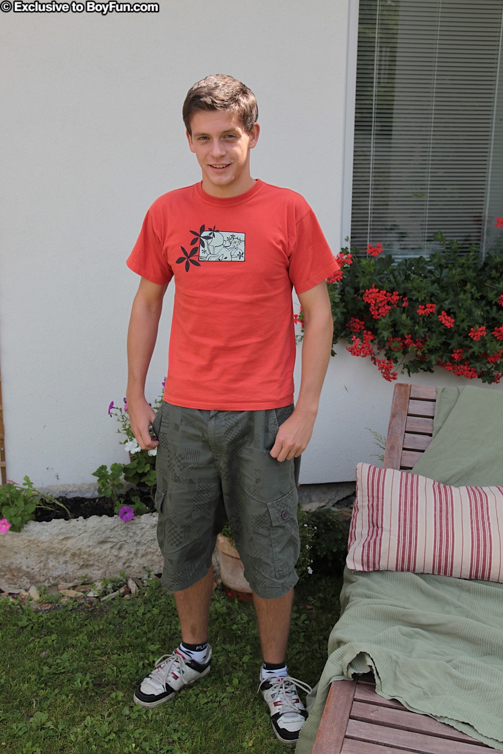 Photo album cute Tad and the shady spot in the garden